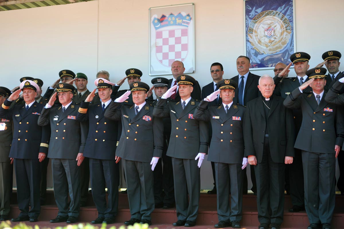 https://www.morh.hr/wp-content/gallery/obiljezena-13-obljetnica-zapovjednistva-za-potporu-os-rh/zzp_07052015_04.jpg