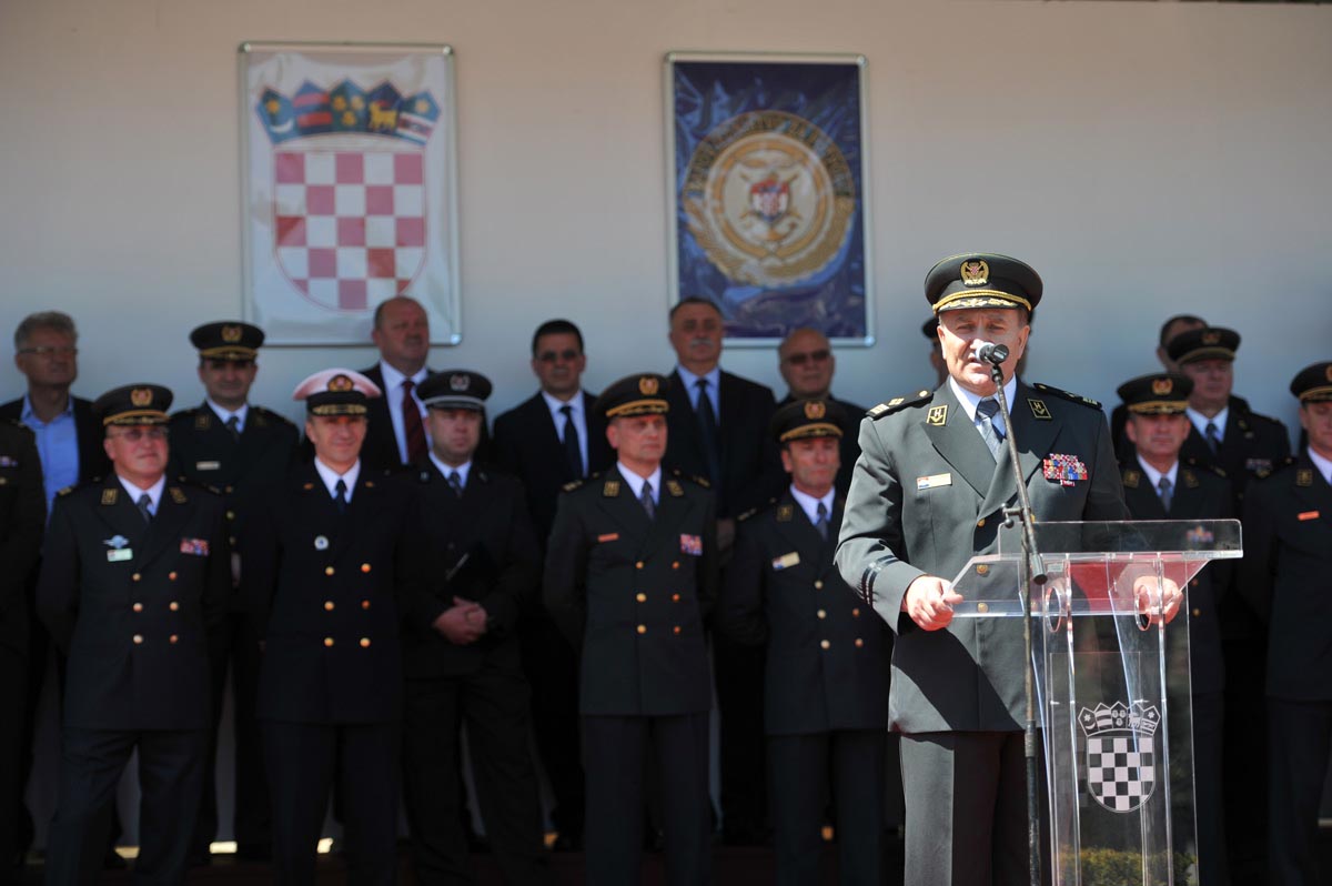 https://www.morh.hr/wp-content/gallery/obiljezena-13-obljetnica-zapovjednistva-za-potporu-os-rh/zzp_07052015_09.jpg
