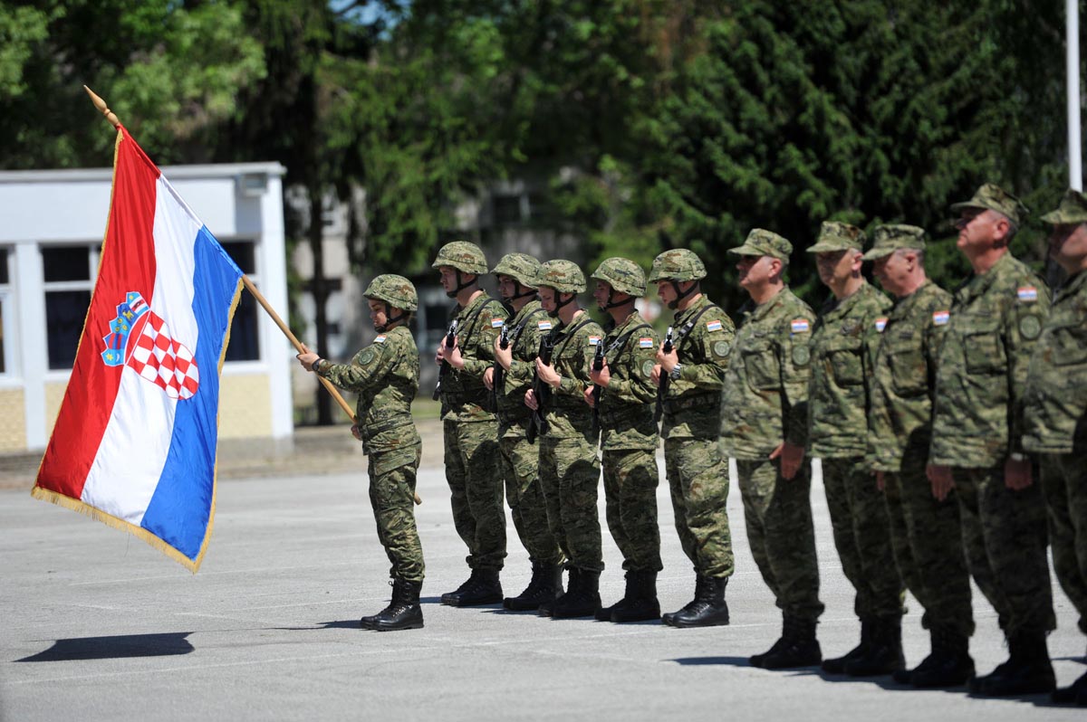https://www.morh.hr/wp-content/gallery/obiljezena-13-obljetnica-zapovjednistva-za-potporu-os-rh/zzp_07052015_10.jpg