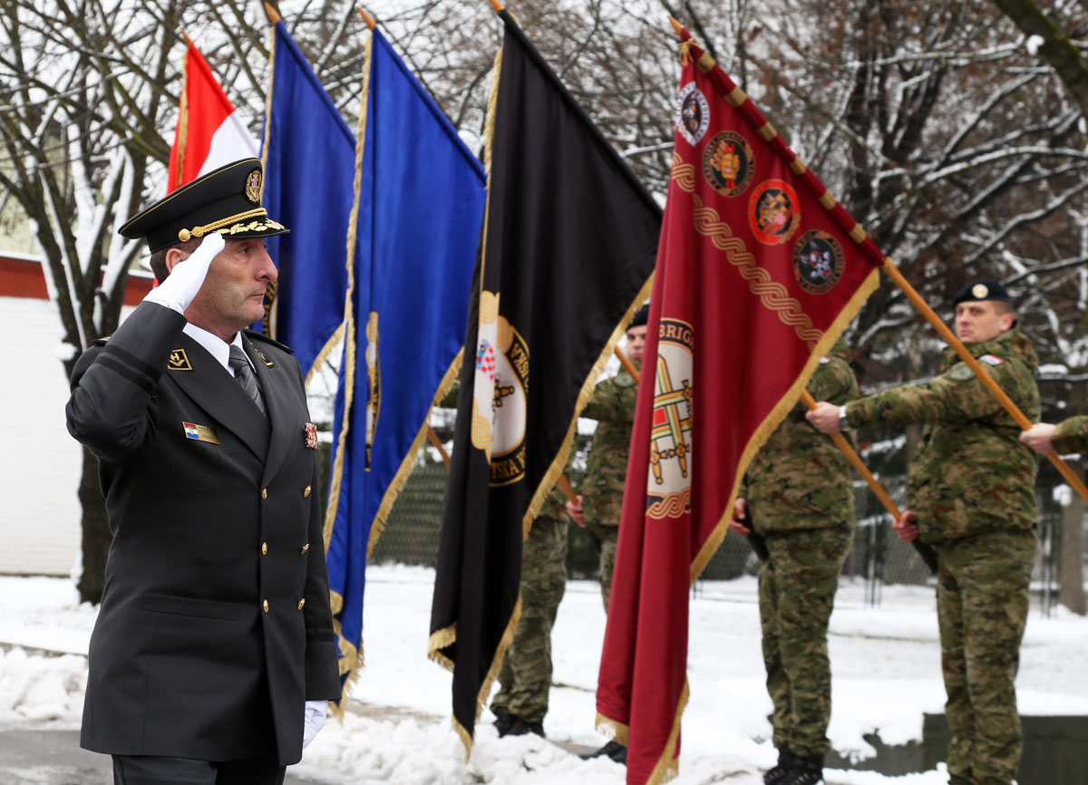 https://www.morh.hr/wp-content/gallery/obiljezena-15-godisnjica-sredista-za-medunarodne-vojne-operacije/smvo_04032016_01.jpg