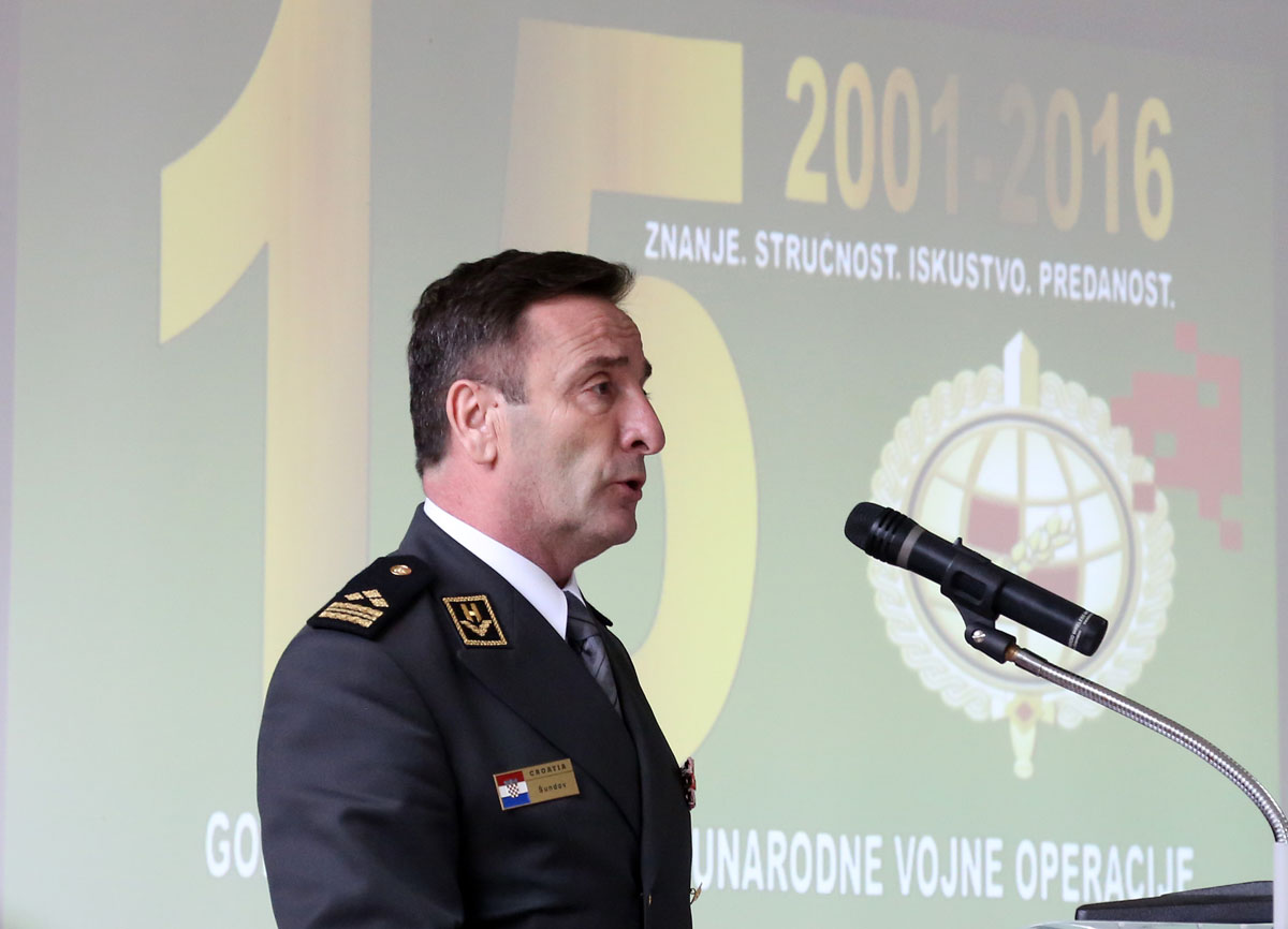 https://www.morh.hr/wp-content/gallery/obiljezena-15-godisnjica-sredista-za-medunarodne-vojne-operacije/smvo_04032016_04.jpg