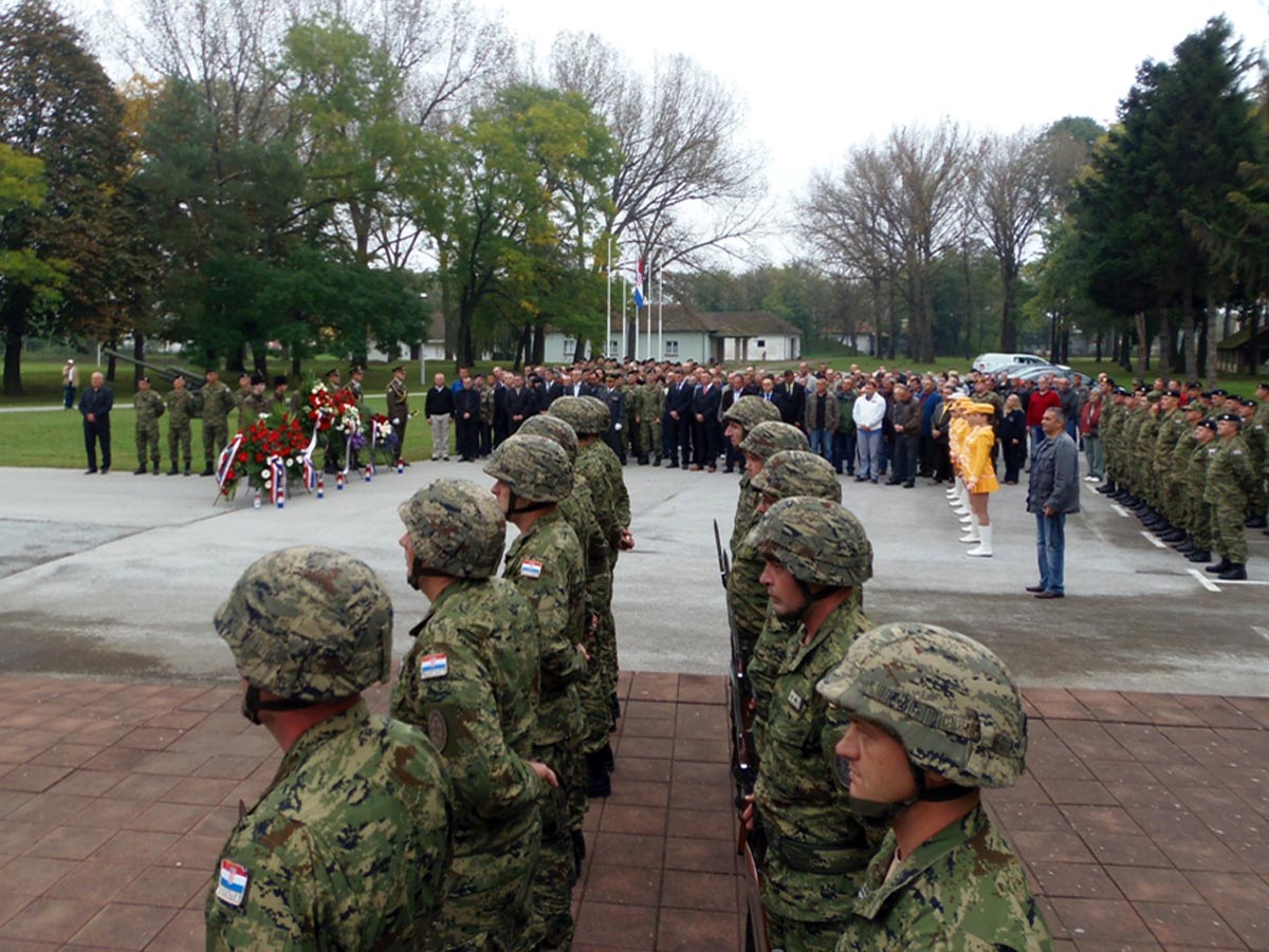https://www.morh.hr/wp-content/gallery/obiljezena-22-obljetnica-5-gardijske-brigade-sokolovi/sokolovi_03102014_4.jpg