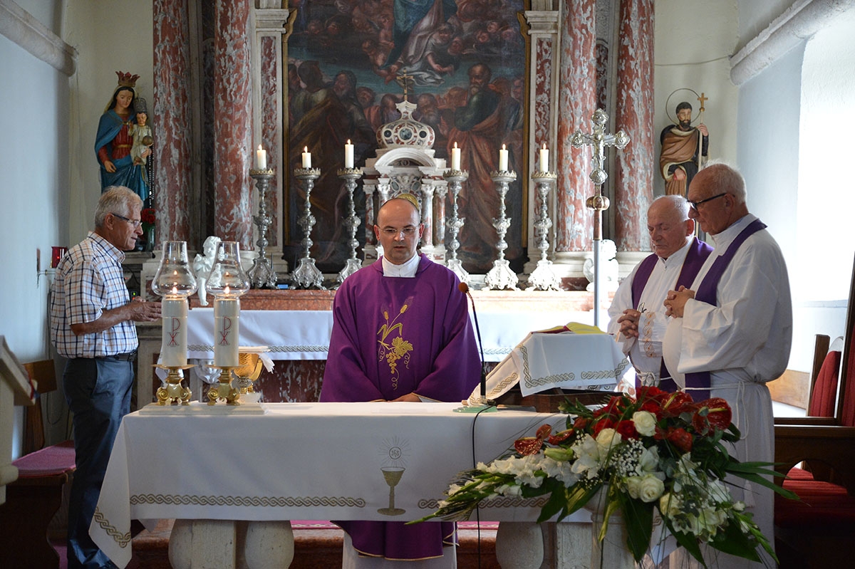 https://www.morh.hr/wp-content/gallery/obiljezena-23-obljetnica-pogibije-andrije-matijasa-pauka/jkp_7731.jpg