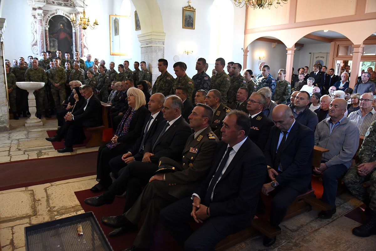 https://www.morh.hr/wp-content/gallery/obiljezena-24-godisnjica-pogiblje-generala-andrije-matijasa-pauka/obljetnica_andrija_matijas_pauk_09102019_04.jpg