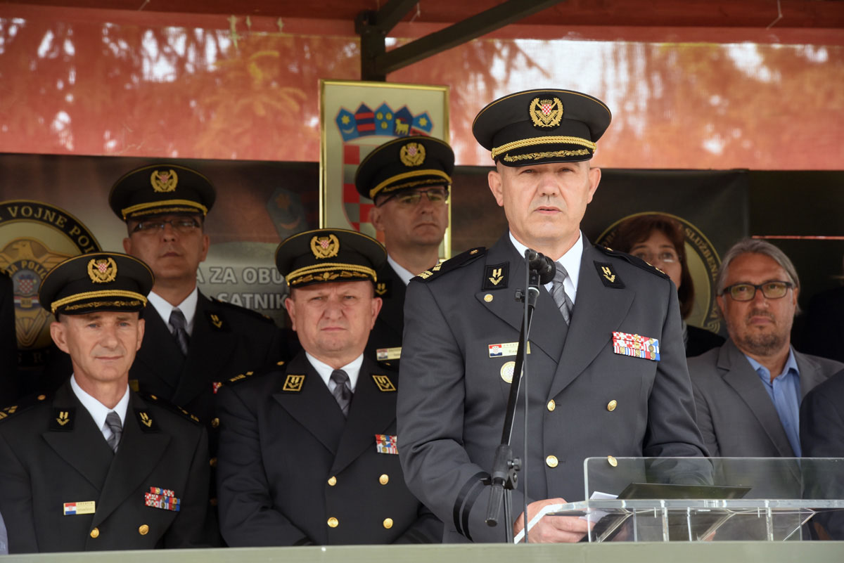 https://www.morh.hr/wp-content/gallery/obiljezena-25-godisnjica-satnije-za-obuku-vodica-i-sluzbenih-pasa/szop_11052017_05.jpg