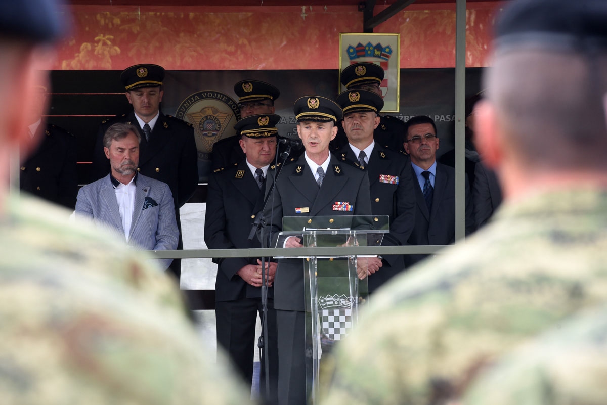 https://www.morh.hr/wp-content/gallery/obiljezena-25-godisnjica-satnije-za-obuku-vodica-i-sluzbenih-pasa/szop_11052017_08.jpg