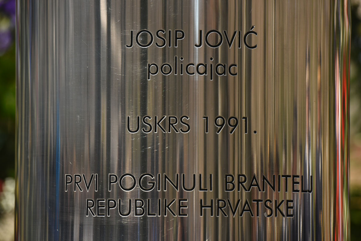 https://www.morh.hr/wp-content/gallery/obiljezena-25-obljetnica-akcije-plitvice-i-pogibije-josipa-jovica/plitvice_31032016_18.jpg