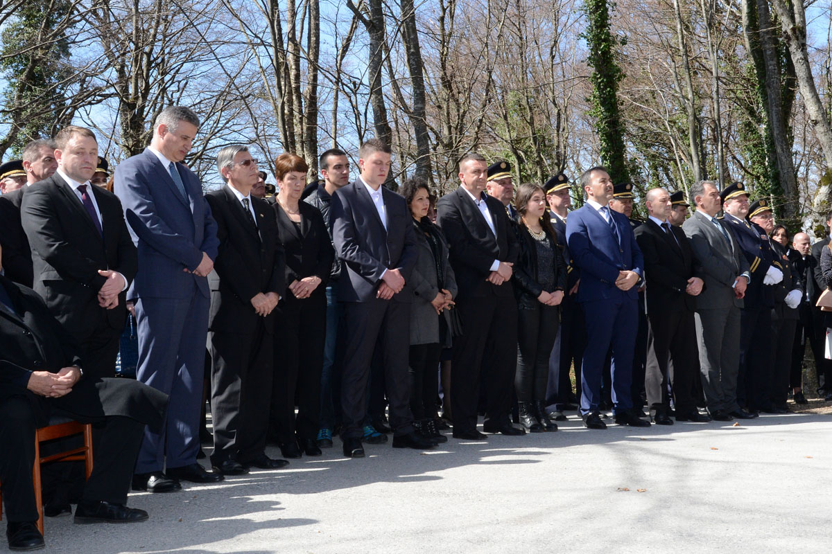 https://www.morh.hr/wp-content/gallery/obiljezena-25-obljetnica-akcije-plitvice-i-pogibije-josipa-jovica/plitvice_31032016_27.jpg