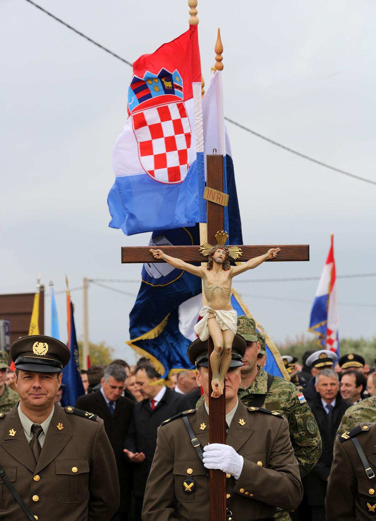 https://www.morh.hr/wp-content/gallery/obiljezena-25-obljetnica-stradanja-skabrnje-u-domovinskom-ratu/en5b2346.jpg