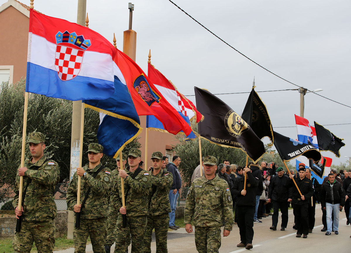 https://www.morh.hr/wp-content/gallery/obiljezena-25-obljetnica-stradanja-skabrnje-u-domovinskom-ratu/en5b2415.jpg