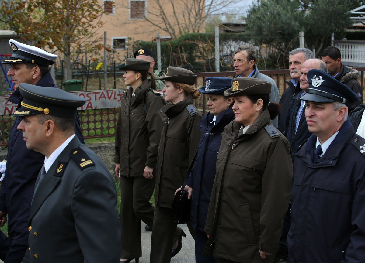 https://www.morh.hr/wp-content/gallery/obiljezena-25-obljetnica-stradanja-skabrnje-u-domovinskom-ratu/en5b2461.jpg