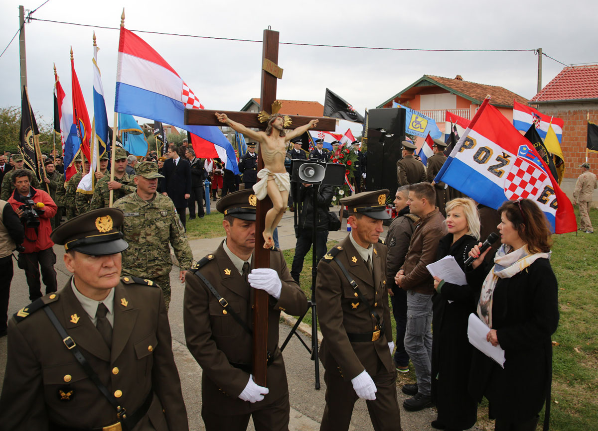 https://www.morh.hr/wp-content/gallery/obiljezena-25-obljetnica-stradanja-skabrnje-u-domovinskom-ratu/en5b2598.jpg