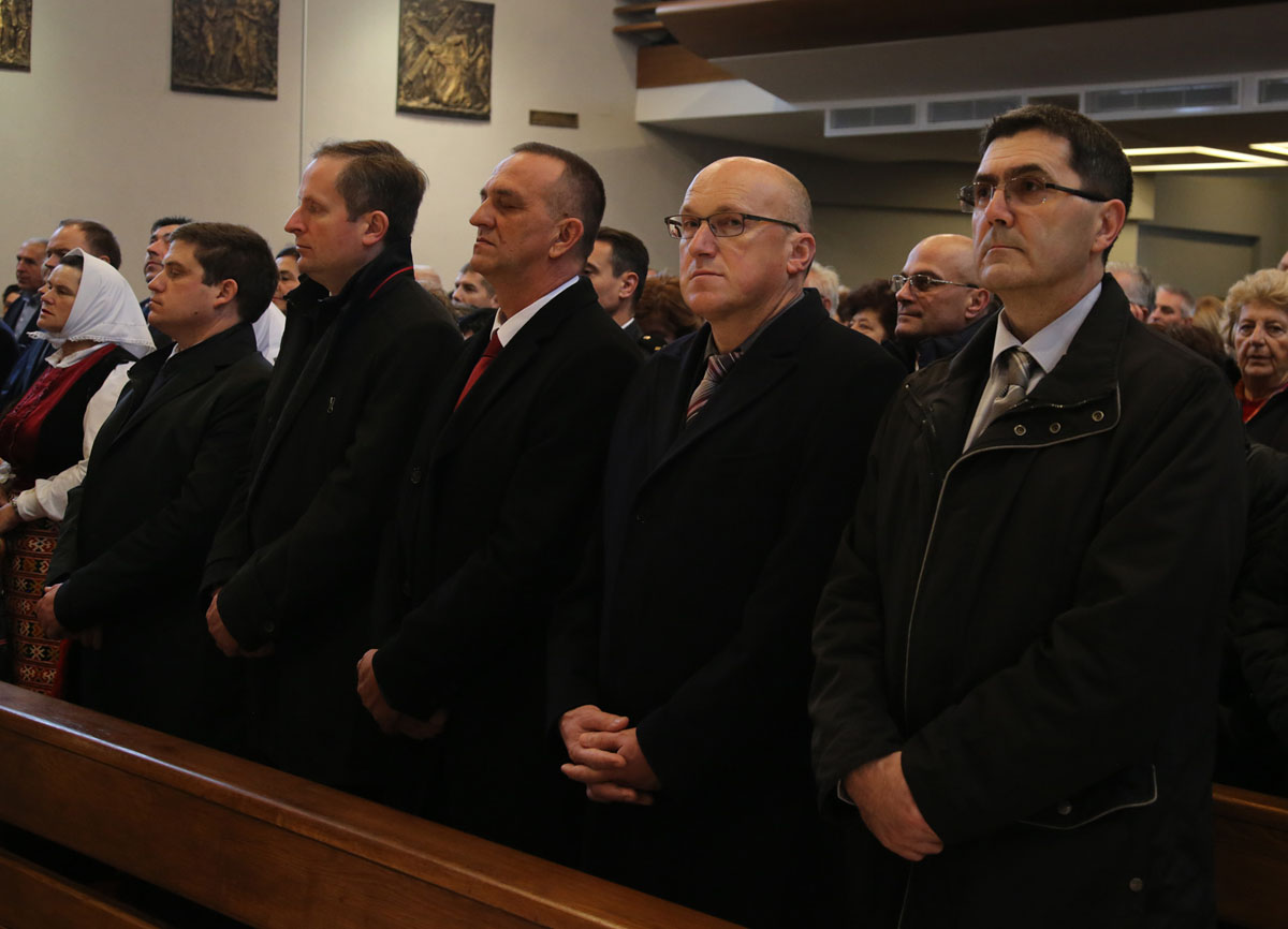 https://www.morh.hr/wp-content/gallery/obiljezena-25-obljetnica-stradanja-skabrnje-u-domovinskom-ratu/en5b2666.jpg