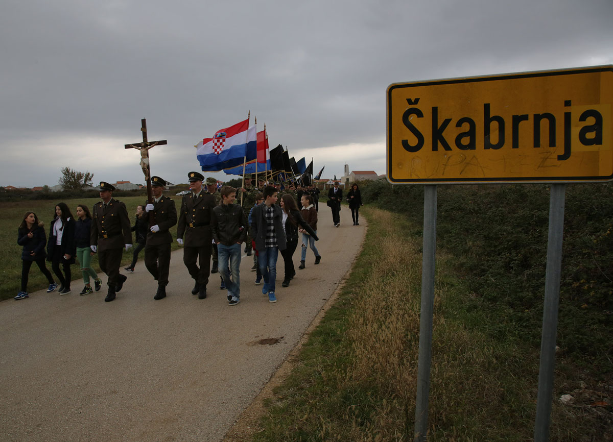 https://www.morh.hr/wp-content/gallery/obiljezena-25-obljetnica-stradanja-skabrnje-u-domovinskom-ratu/en5b2769.jpg