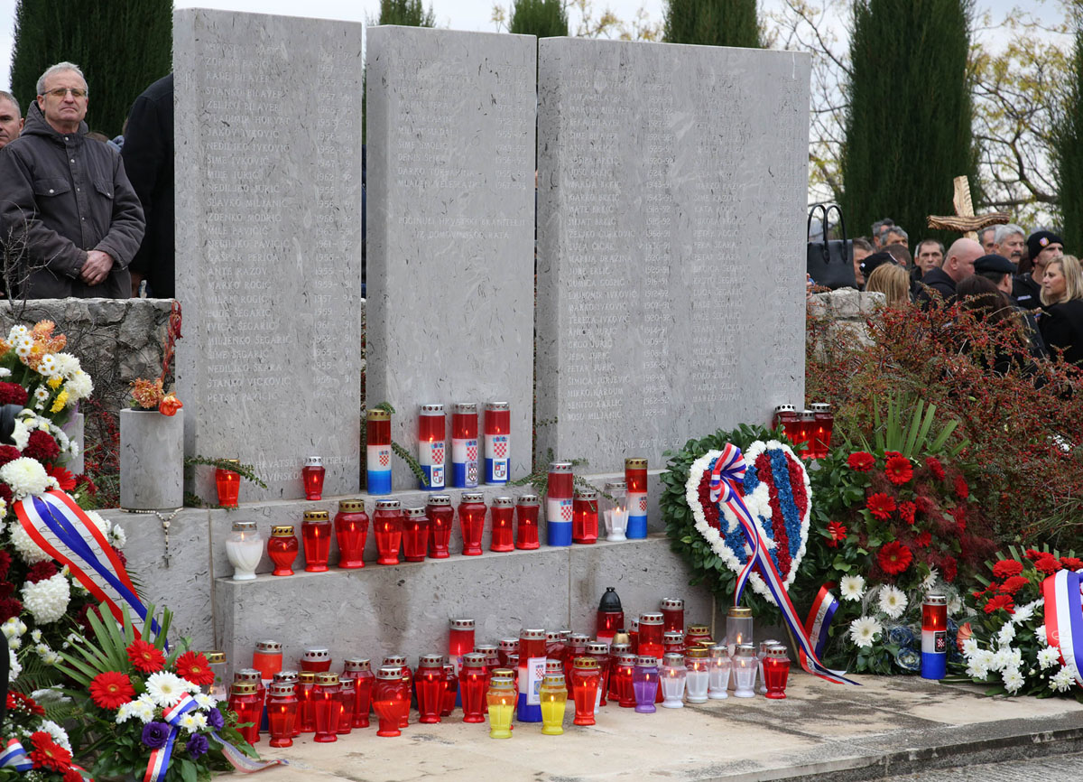 https://www.morh.hr/wp-content/gallery/obiljezena-25-obljetnica-stradanja-skabrnje-u-domovinskom-ratu/en5b2803.jpg