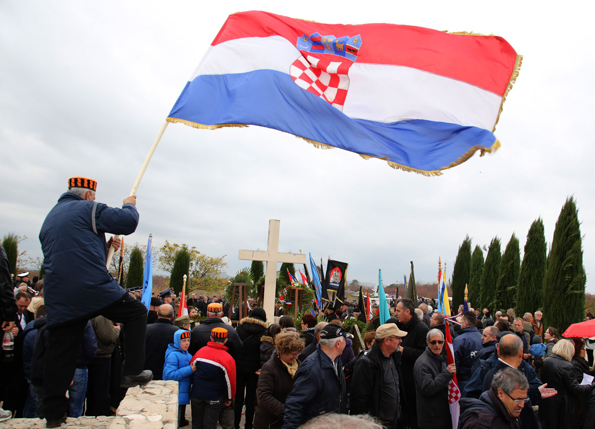 https://www.morh.hr/wp-content/gallery/obiljezena-25-obljetnica-stradanja-skabrnje-u-domovinskom-ratu/en5b3029.jpg