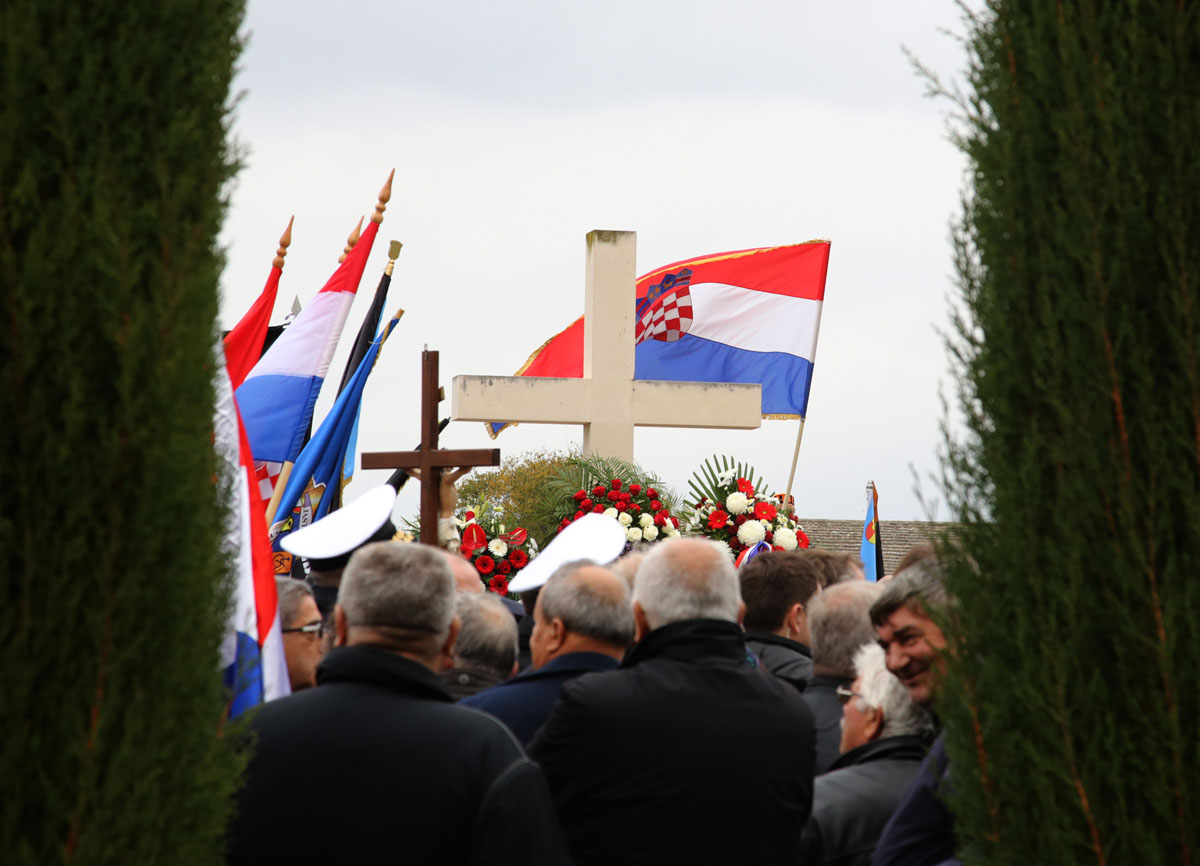 https://www.morh.hr/wp-content/gallery/obiljezena-25-obljetnica-stradanja-skabrnje-u-domovinskom-ratu/en5b3037.jpg