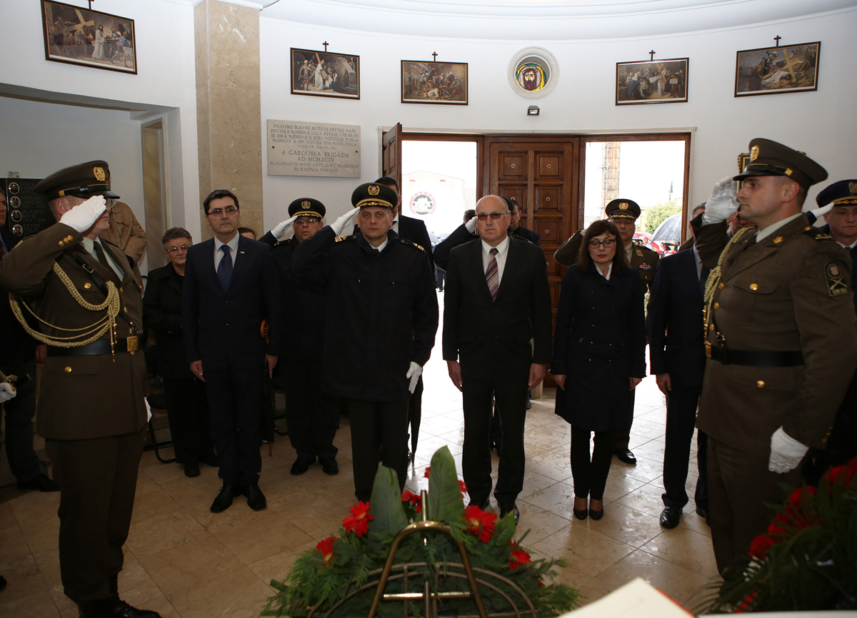 https://www.morh.hr/wp-content/gallery/obiljezena-26-obljetnica-4-gardijske-brigade/pauci_28042017_sb_04.jpg