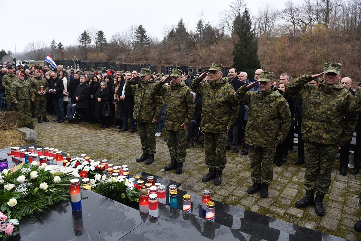 https://www.morh.hr/wp-content/gallery/obiljezena-26-obljetnica-pogiblje-damira-tomljanovica-gavrana/20200217-obljetnica-gavran-18.jpg