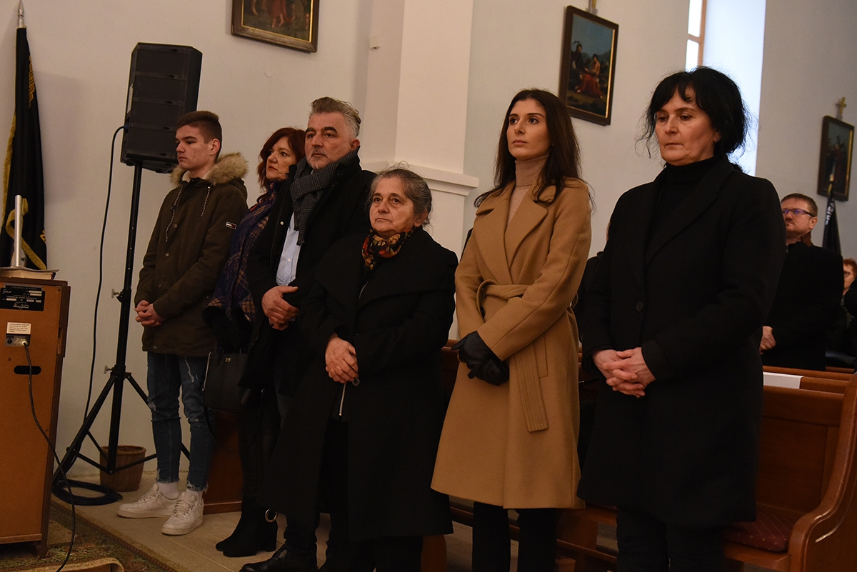 https://www.morh.hr/wp-content/gallery/obiljezena-26-obljetnica-pogiblje-damira-tomljanovica-gavrana/20200217-obljetnica-gavran-25.jpg