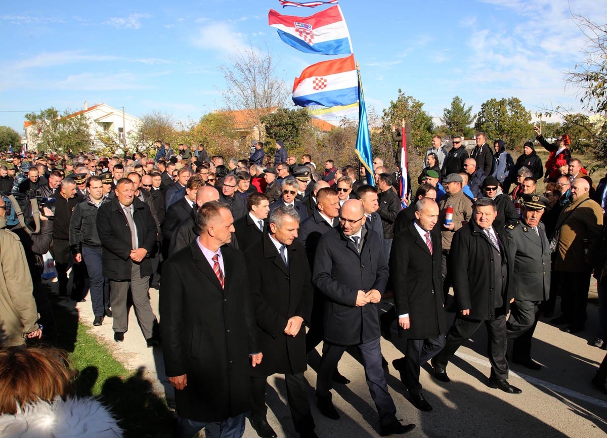 https://www.morh.hr/wp-content/gallery/obiljezena-26-obljetnica-stradanja-skabrnje-u-domovinskom-ratu/skrabnja_181117_04.jpg