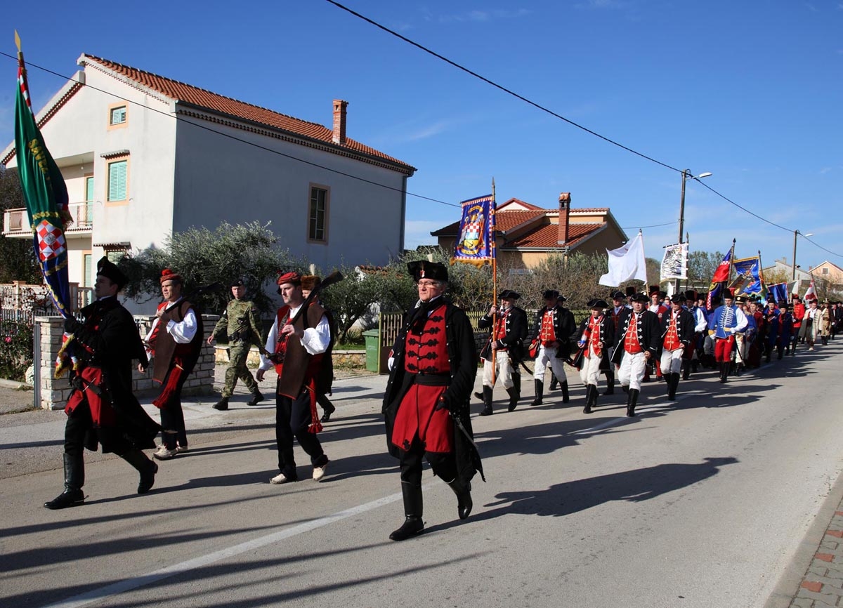https://www.morh.hr/wp-content/gallery/obiljezena-26-obljetnica-stradanja-skabrnje-u-domovinskom-ratu/skrabnja_181117_07.jpg