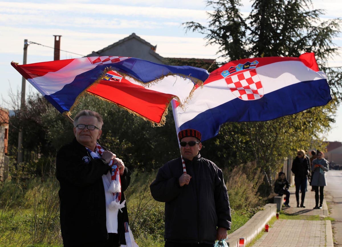 https://www.morh.hr/wp-content/gallery/obiljezena-26-obljetnica-stradanja-skabrnje-u-domovinskom-ratu/skrabnja_181117_09.jpg