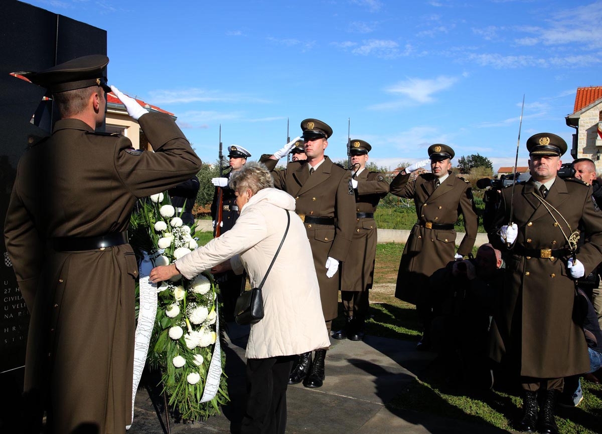 https://www.morh.hr/wp-content/gallery/obiljezena-26-obljetnica-stradanja-skabrnje-u-domovinskom-ratu/skrabnja_181117_15.jpg