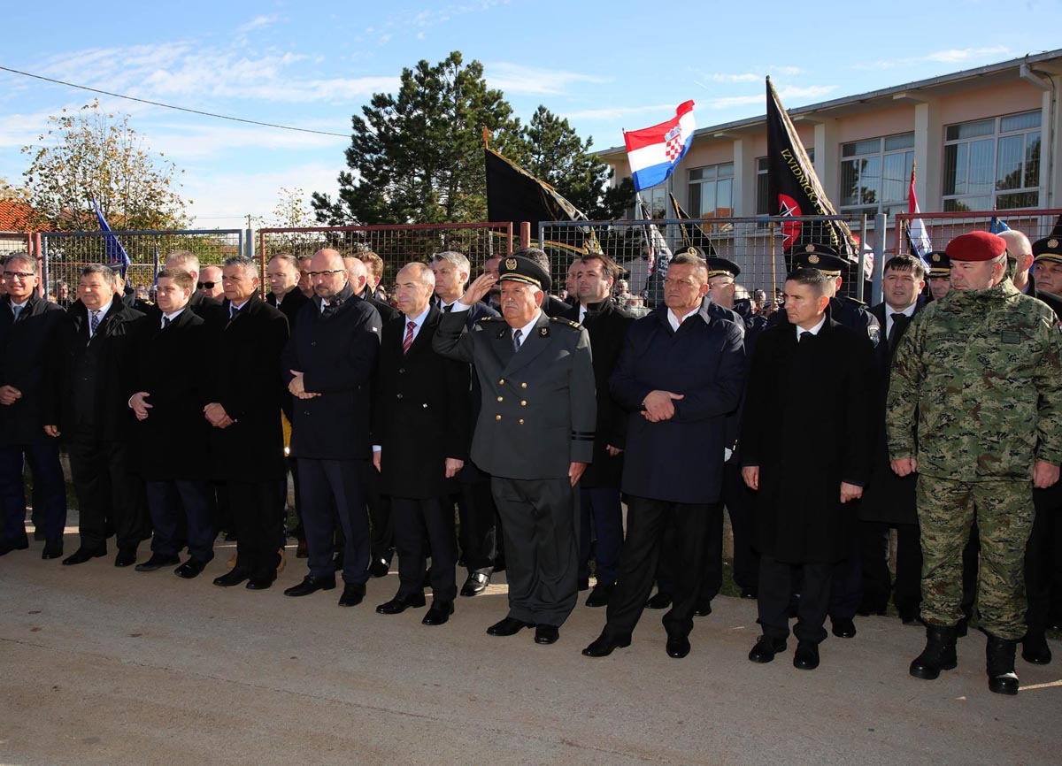 https://www.morh.hr/wp-content/gallery/obiljezena-26-obljetnica-stradanja-skabrnje-u-domovinskom-ratu/skrabnja_181117_16.jpg