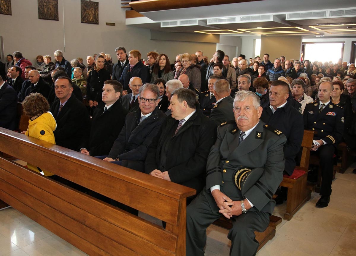 https://www.morh.hr/wp-content/gallery/obiljezena-26-obljetnica-stradanja-skabrnje-u-domovinskom-ratu/skrabnja_181117_19.jpg
