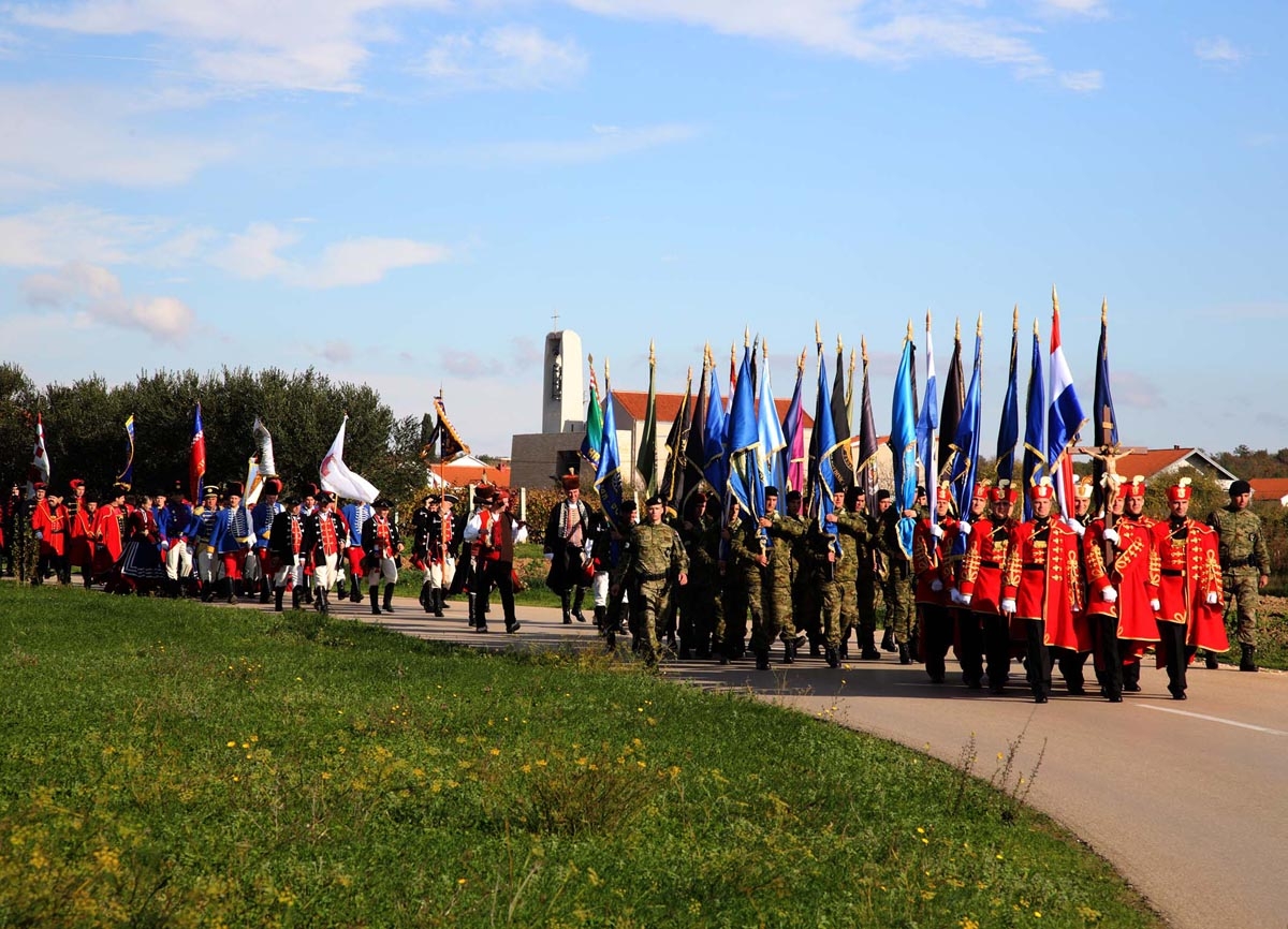 https://www.morh.hr/wp-content/gallery/obiljezena-26-obljetnica-stradanja-skabrnje-u-domovinskom-ratu/skrabnja_181117_27.jpg