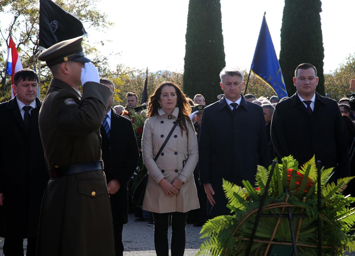 https://www.morh.hr/wp-content/gallery/obiljezena-26-obljetnica-stradanja-skabrnje-u-domovinskom-ratu/skrabnja_181117_42.jpg