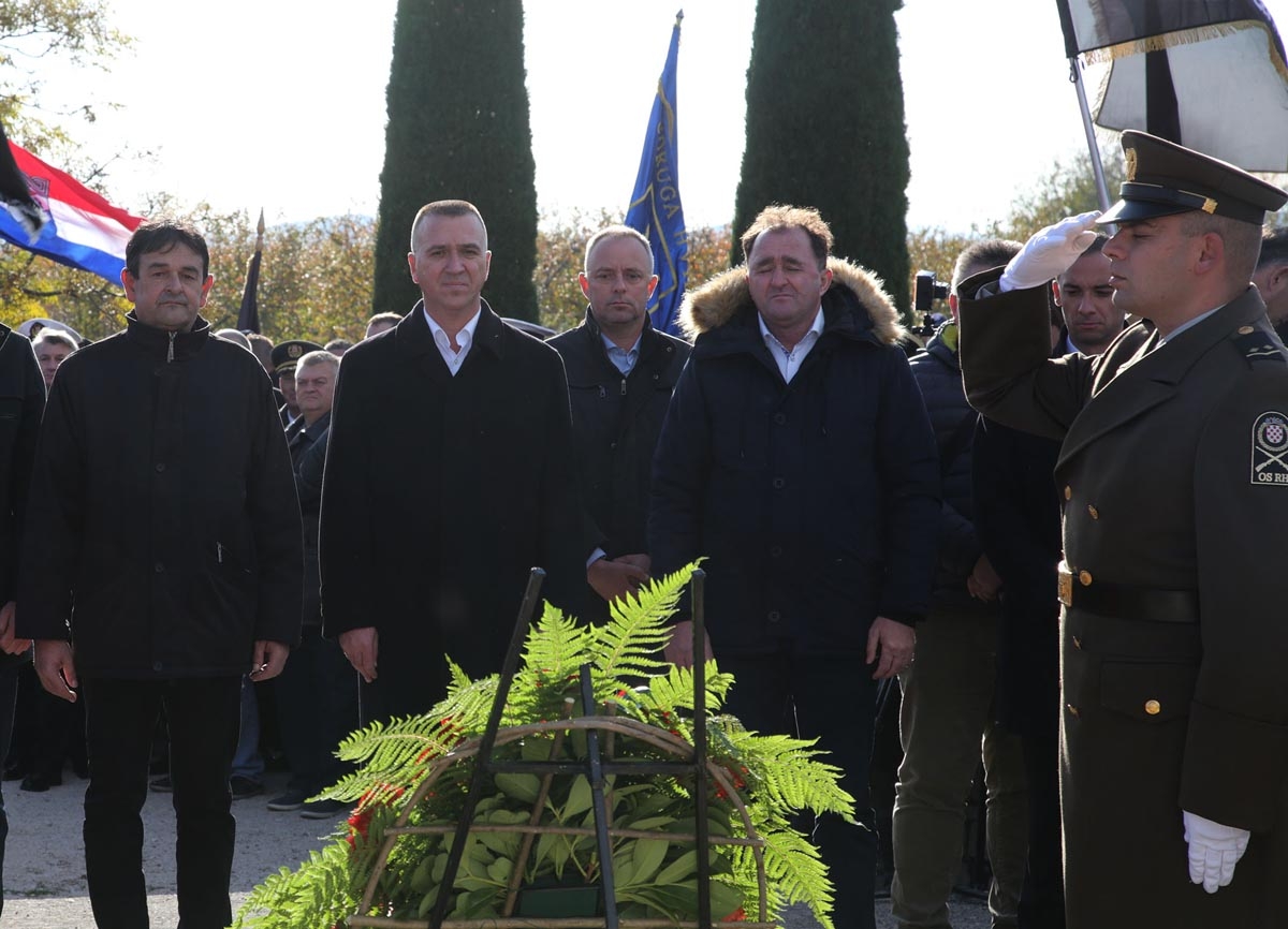 https://www.morh.hr/wp-content/gallery/obiljezena-26-obljetnica-stradanja-skabrnje-u-domovinskom-ratu/skrabnja_181117_43.jpg