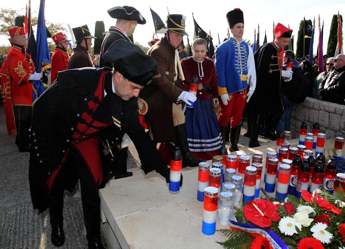 https://www.morh.hr/wp-content/gallery/obiljezena-26-obljetnica-stradanja-skabrnje-u-domovinskom-ratu/skrabnja_181117_44.jpg