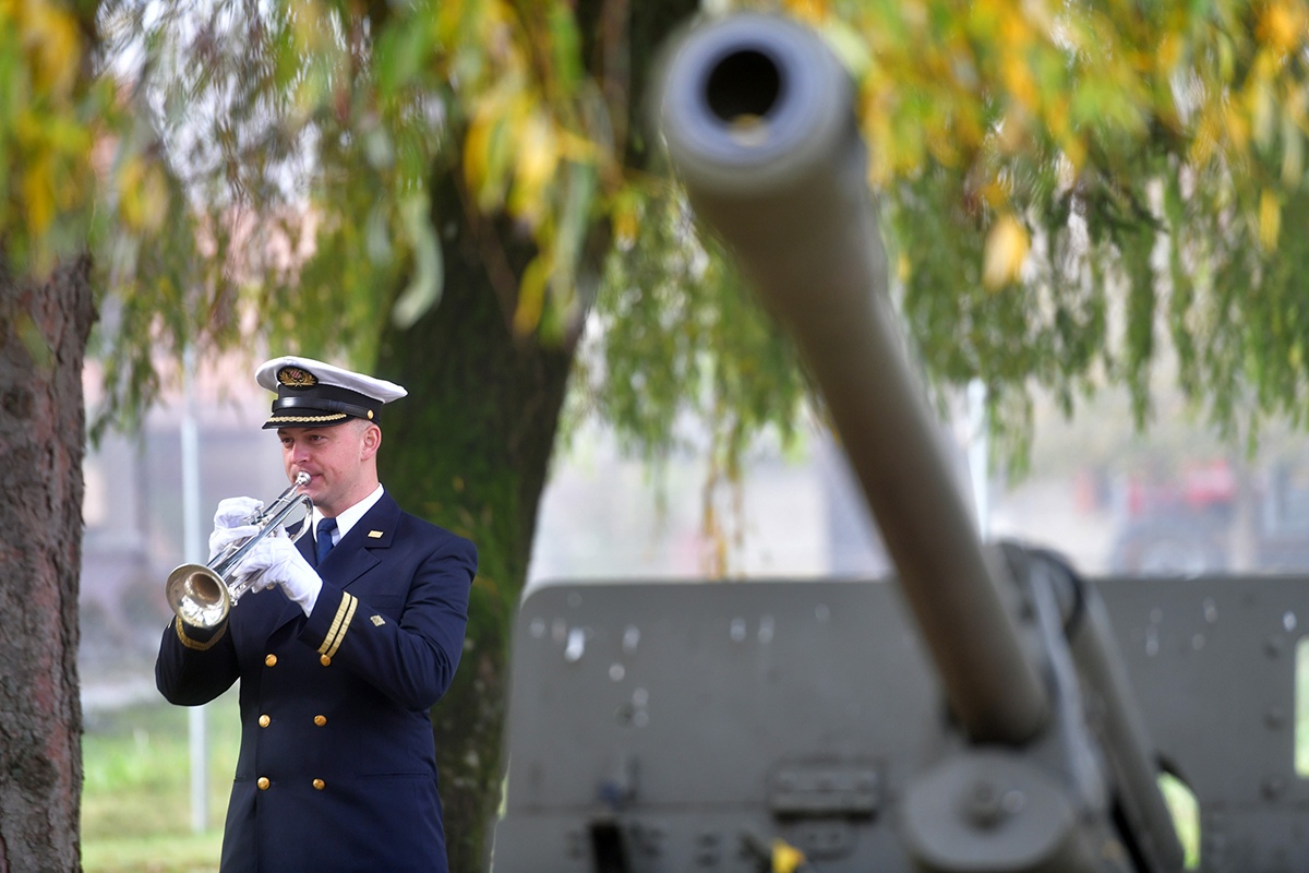 https://www.morh.hr/wp-content/gallery/obiljezena-27-obljetnica-9-gardijske-brigade-i-bojne-vukovi/obljetnica_vukova_08112019_04.jpg