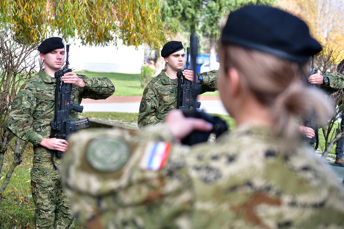 https://www.morh.hr/wp-content/gallery/obiljezena-27-obljetnica-9-gardijske-brigade-i-bojne-vukovi/obljetnica_vukova_08112019_18.jpg
