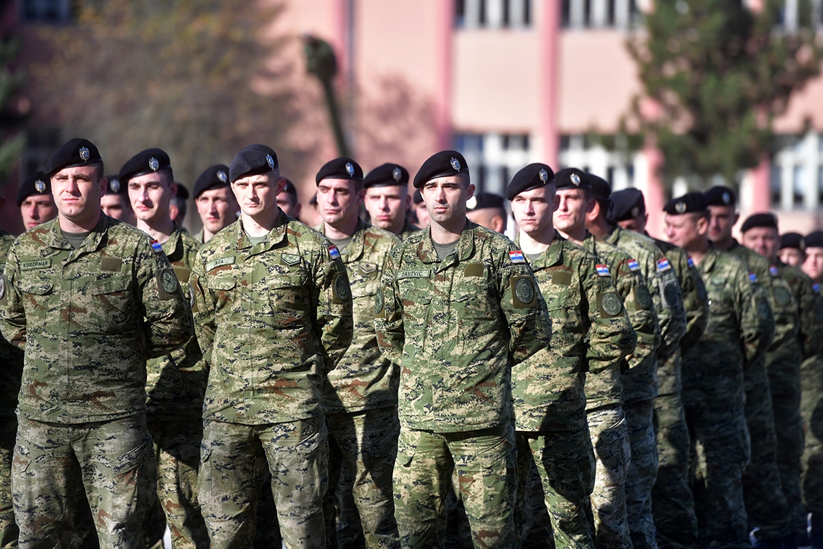 https://www.morh.hr/wp-content/gallery/obiljezena-27-obljetnica-9-gardijske-brigade-i-bojne-vukovi/obljetnica_vukova_08112019_33.jpg