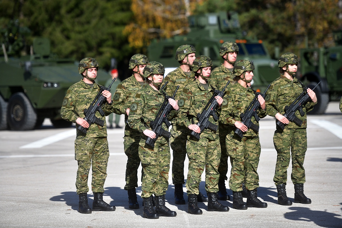https://www.morh.hr/wp-content/gallery/obiljezena-27-obljetnica-9-gardijske-brigade-i-bojne-vukovi/obljetnica_vukova_08112019_37.jpg