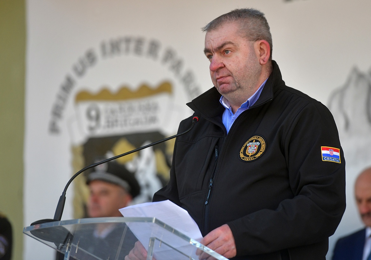 https://www.morh.hr/wp-content/gallery/obiljezena-27-obljetnica-9-gardijske-brigade-i-bojne-vukovi/obljetnica_vukova_08112019_39.jpg