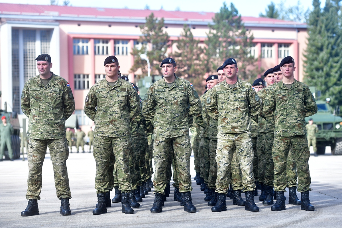 https://www.morh.hr/wp-content/gallery/obiljezena-27-obljetnica-9-gardijske-brigade-i-bojne-vukovi/obljetnica_vukova_08112019_47.jpg