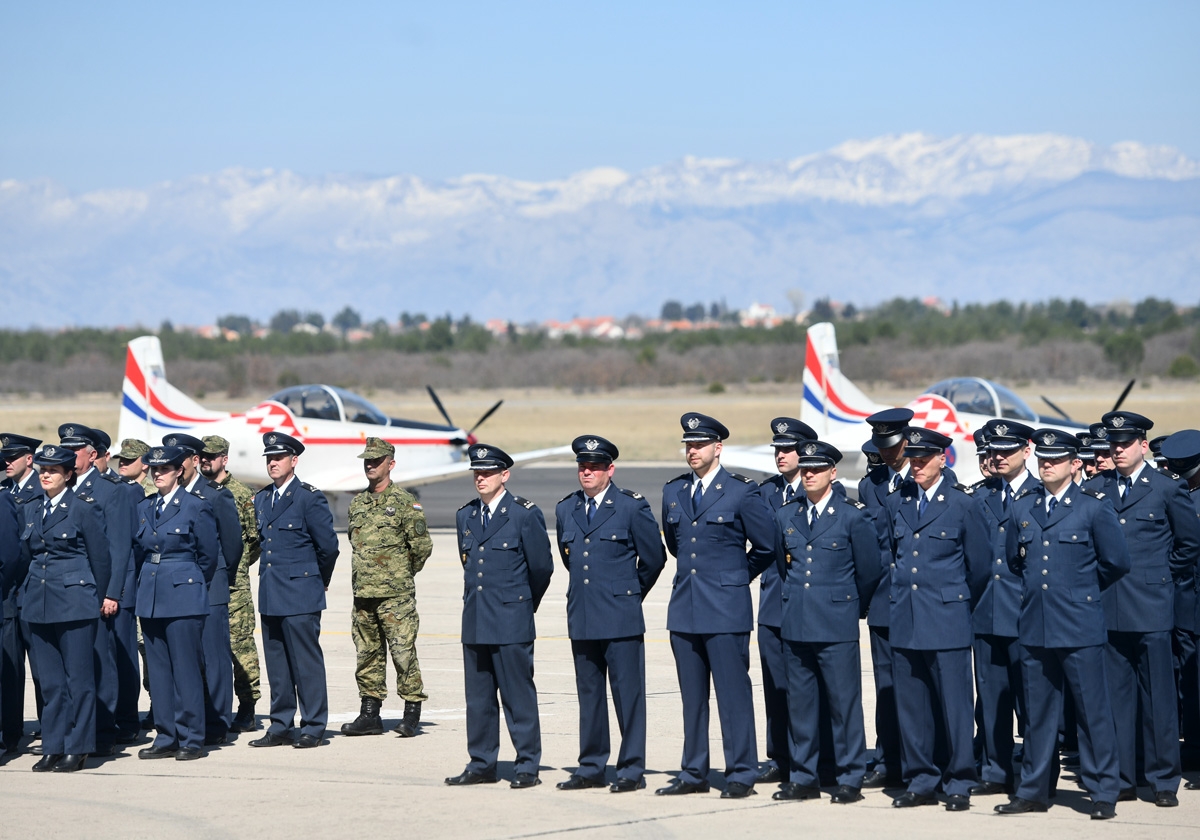 https://www.morh.hr/wp-content/gallery/obiljezena-27-obljetnica-93-zrakoplovne-baze-hrz-a-1/93_zrakoplovna_baza_obljetnica_210319_23.jpg