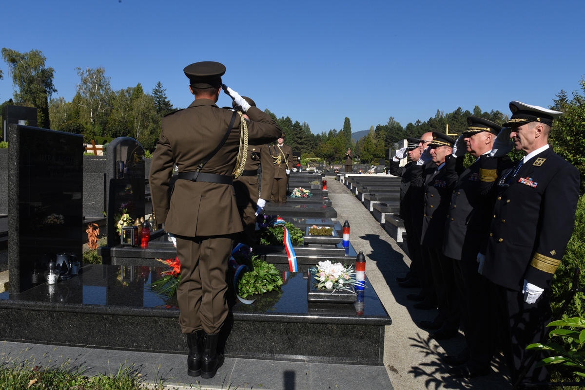 https://www.morh.hr/wp-content/gallery/obiljezena-27-obljetnica-glavnog-stozera-hrvatske-vojske/dna_gs_osrh_28092018_45.jpg