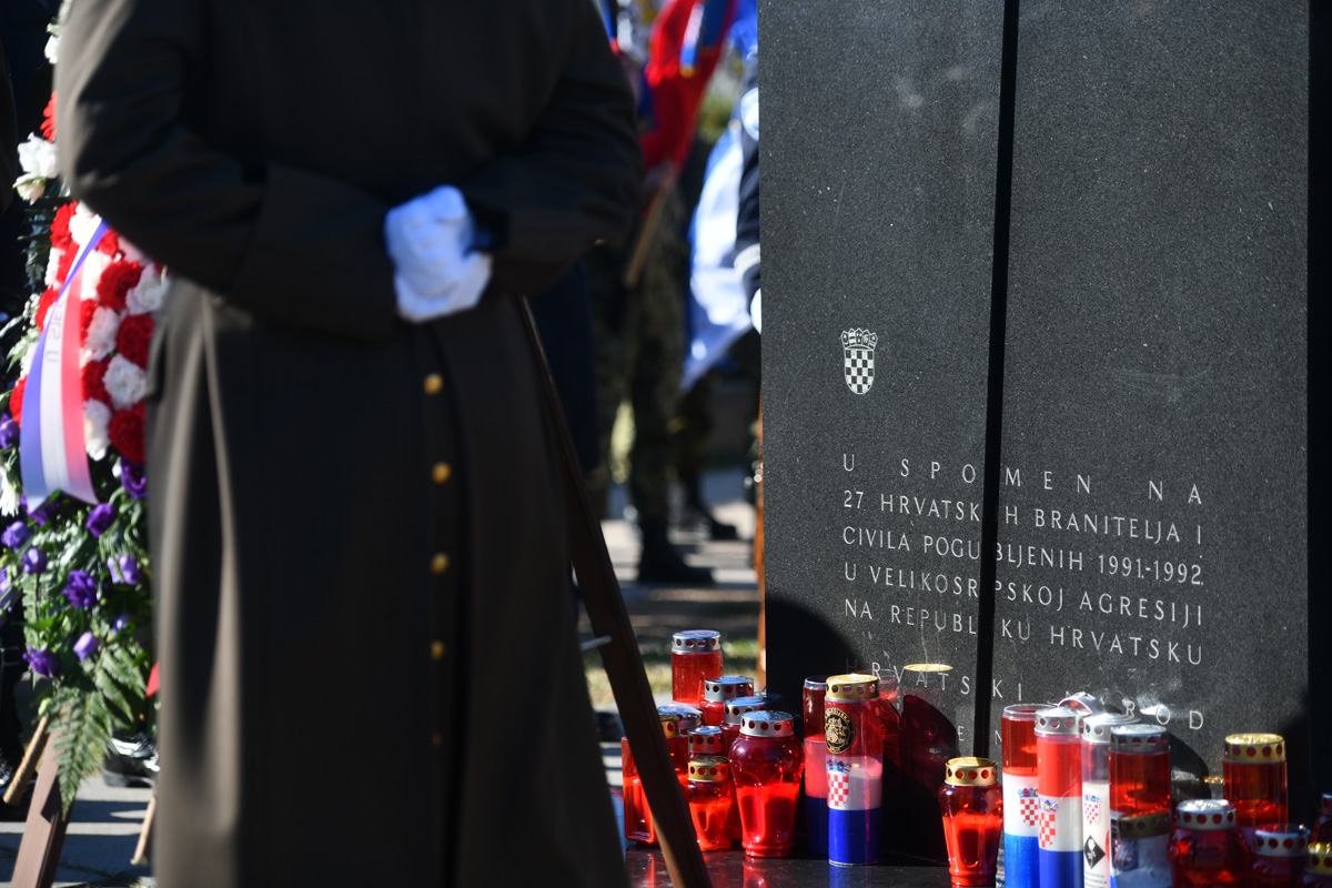 https://www.morh.hr/wp-content/gallery/obiljezena-27-obljetnica-stradanja-skabrnje-u-domovinskom-ratu/skabrnja_18112018_06.jpg