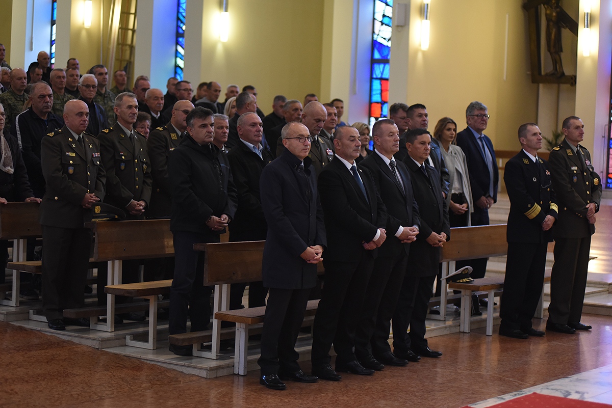 https://www.morh.hr/wp-content/gallery/obiljezena-29-obljetnica-ustrojavanja-1-gbr-tigrovi-i-bojne-tigrovi/obljetnica_tigrovi_05112019_01.jpg