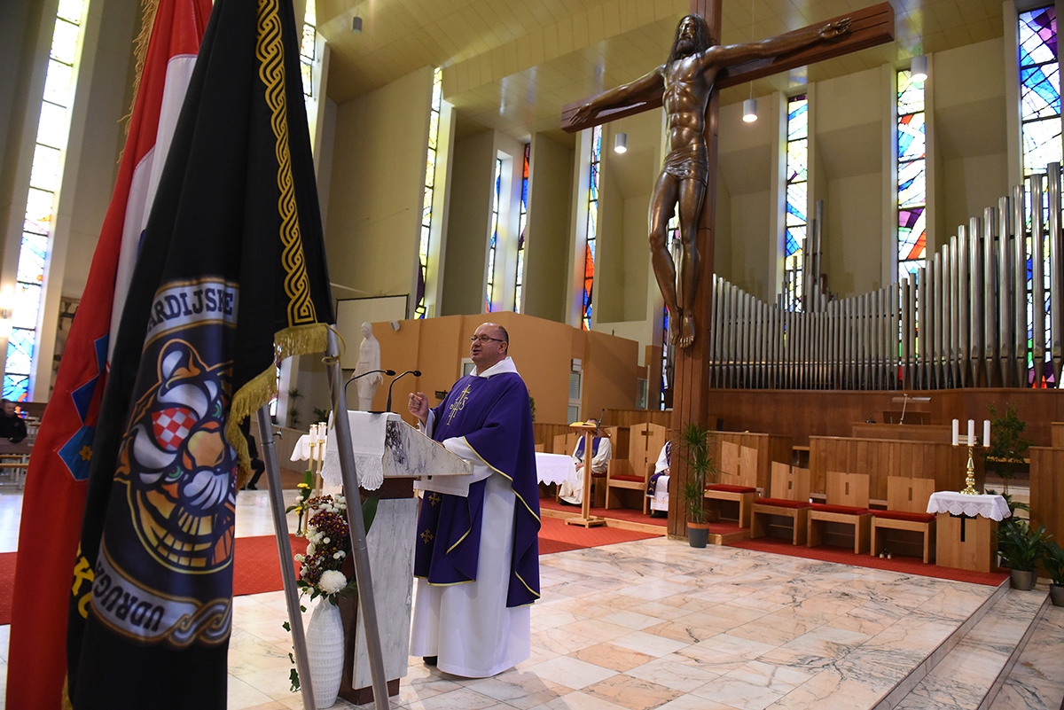https://www.morh.hr/wp-content/gallery/obiljezena-29-obljetnica-ustrojavanja-1-gbr-tigrovi-i-bojne-tigrovi/obljetnica_tigrovi_05112019_05.jpg