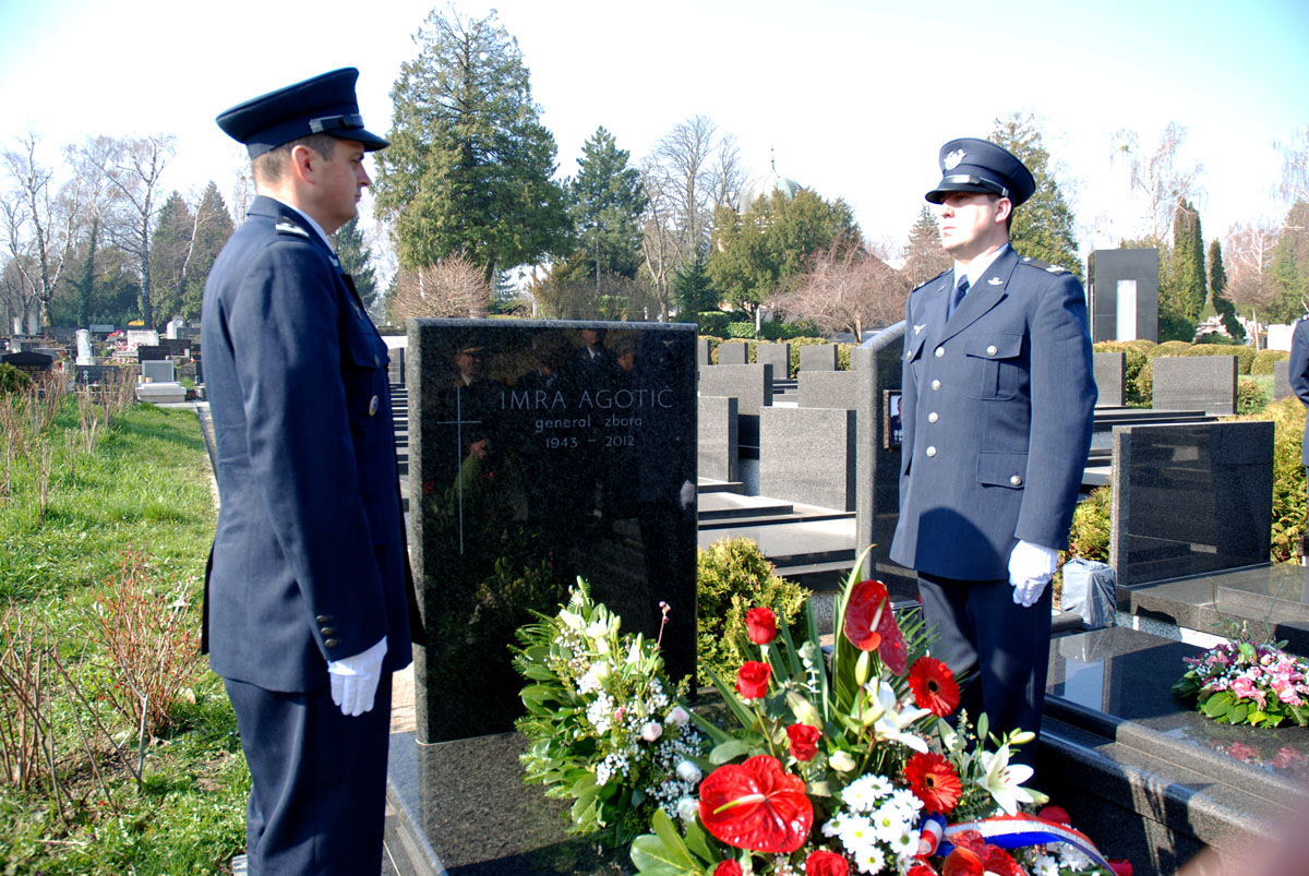 https://www.morh.hr/wp-content/gallery/obiljezena-obljetnica-smrti-generala-zbora-imre-agotica/agotic_18032016_01.jpg