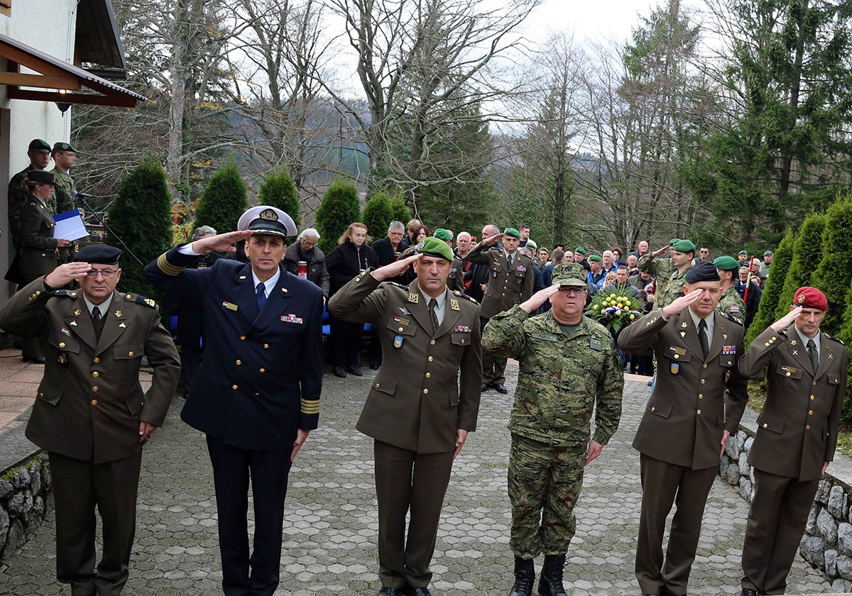 https://www.morh.hr/wp-content/gallery/obiljezena-obljetnica-vojne-kapelanije-zss-a/delnice_08112019_06.jpg