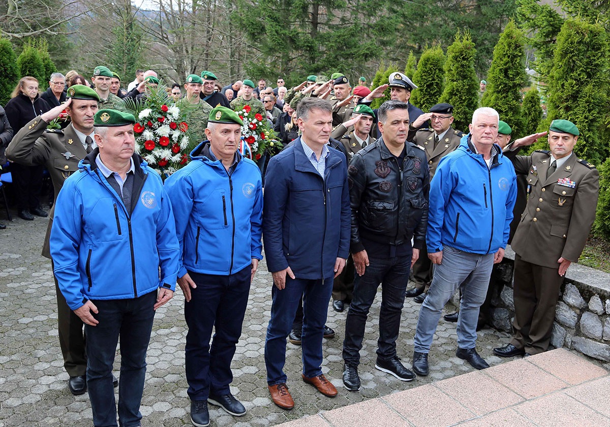 https://www.morh.hr/wp-content/gallery/obiljezena-obljetnica-vojne-kapelanije-zss-a/delnice_08112019_09.jpg