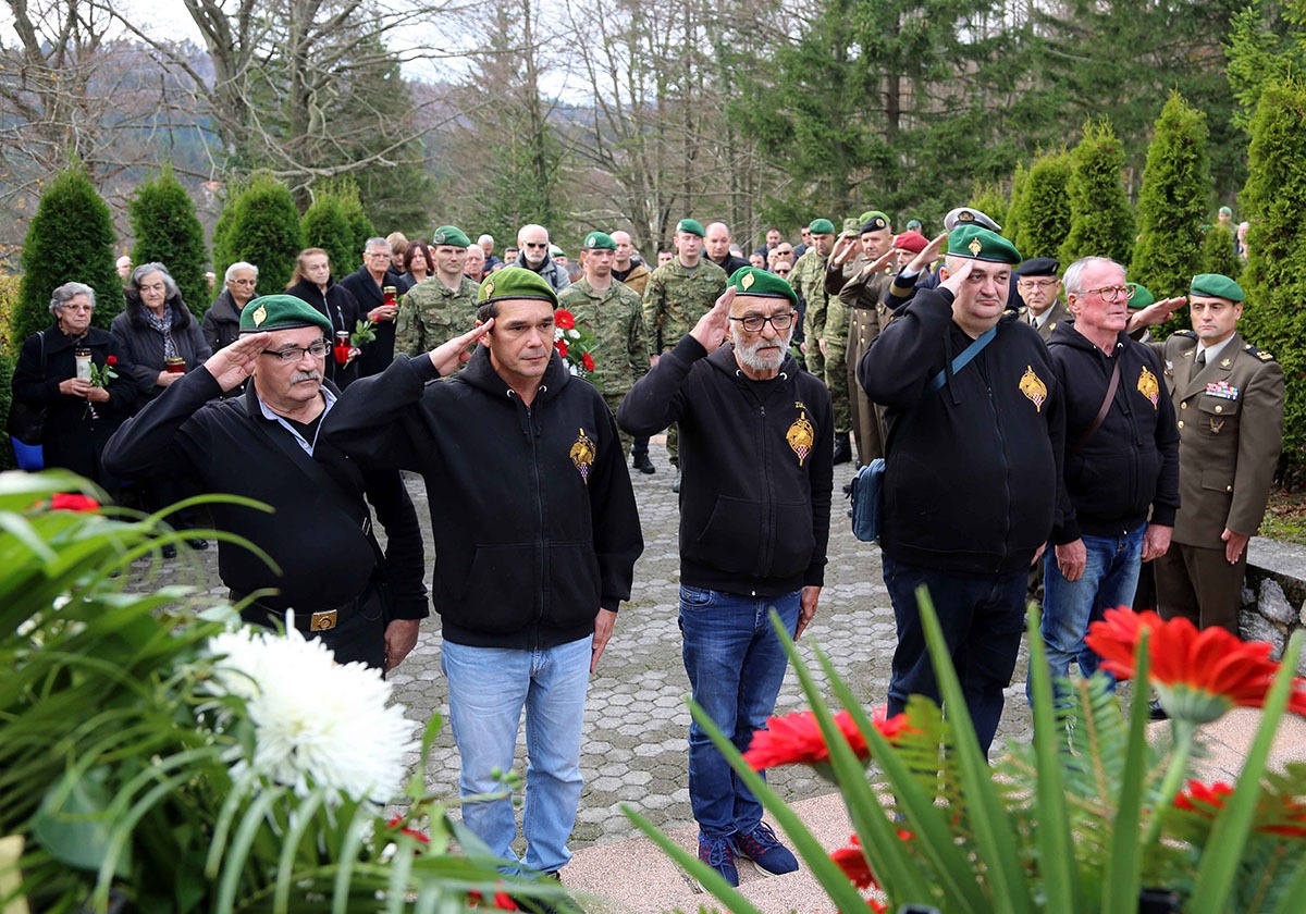 https://www.morh.hr/wp-content/gallery/obiljezena-obljetnica-vojne-kapelanije-zss-a/delnice_08112019_10.jpg
