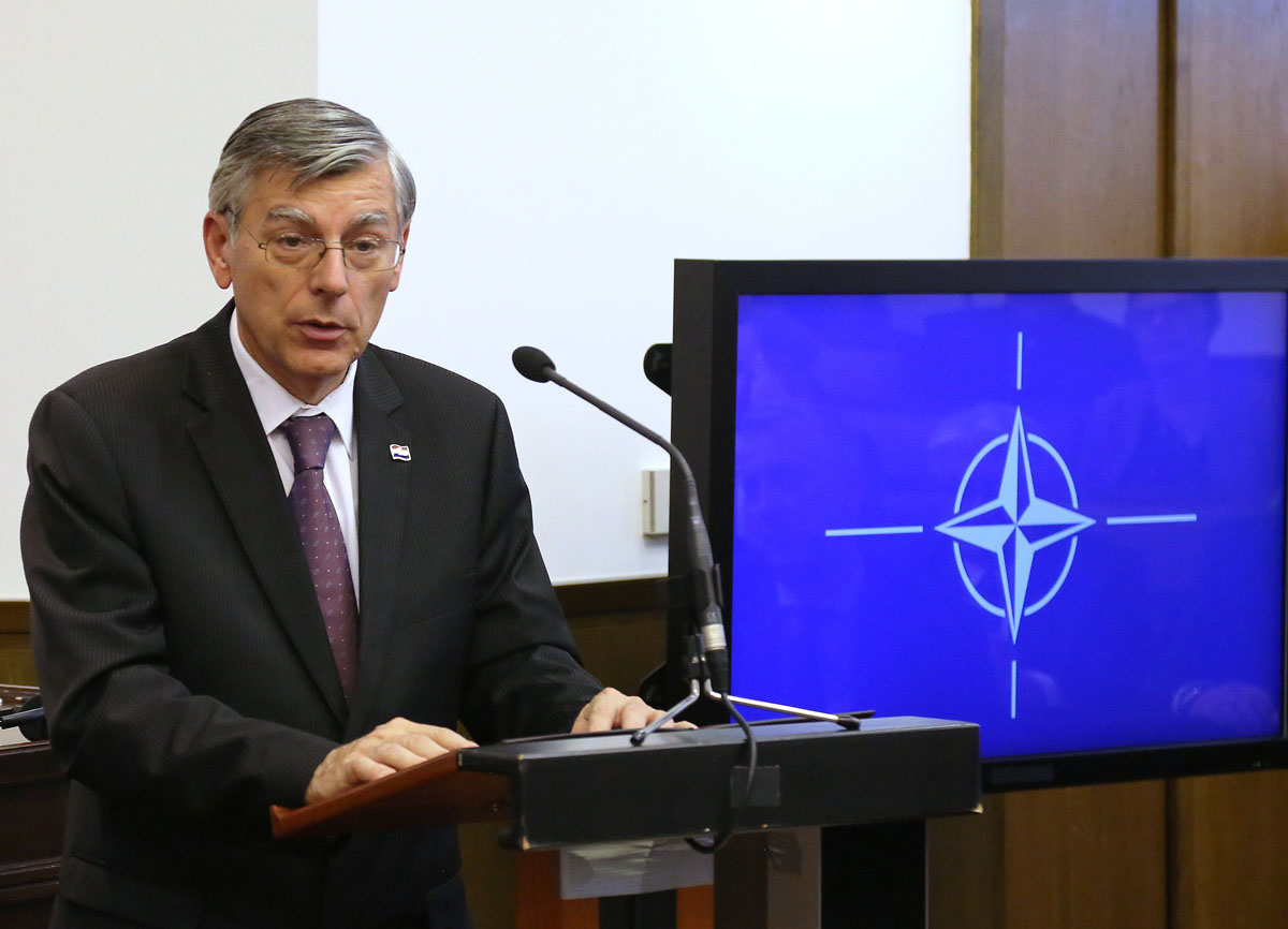 https://www.morh.hr/wp-content/gallery/obiljezena-sedma-obljetnica-ulaska-republike-hrvatske-u-nato/nato_07042016_05.jpg